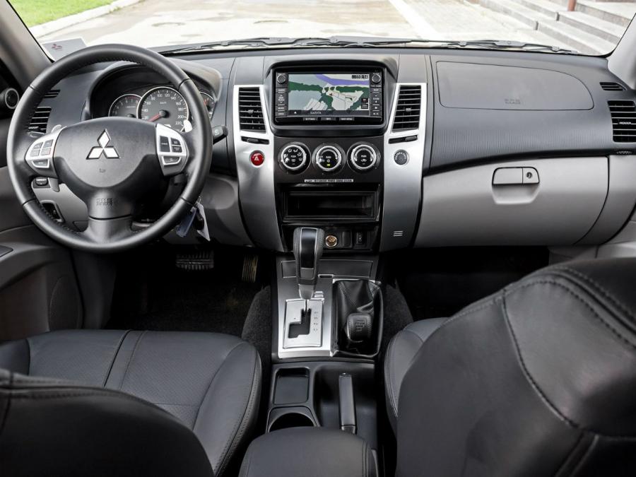  Mitsubishi Pajero Sport 2013 года  (фото 30 из 34)